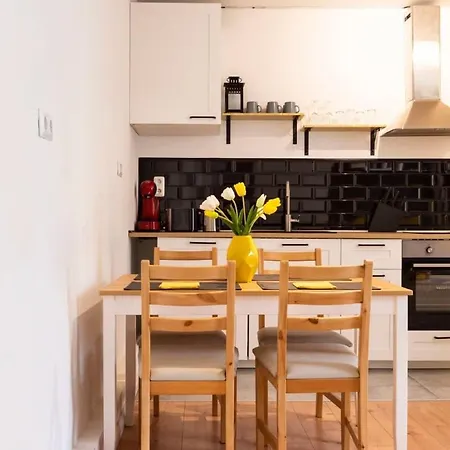 Apartment 2 Bedroom In Great Location In Kreuzberg *
