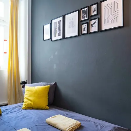 2 Bedroom In Great Location In Kreuzberg *