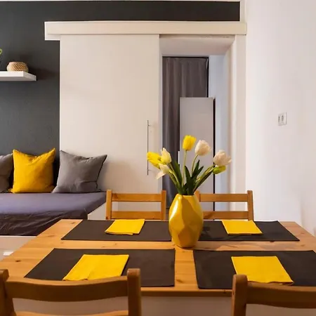 2 Bedroom In Great Location In Kreuzberg *