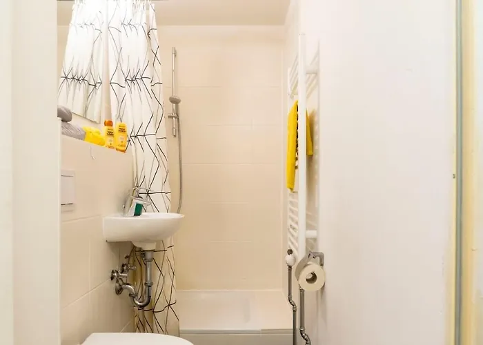 2 Bedroom In Great Location In Kreuzberg *