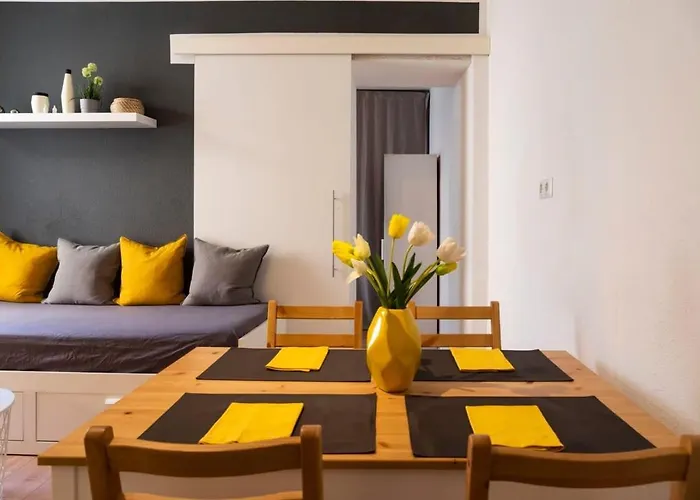 2 Bedroom In Great Location In Kreuzberg *