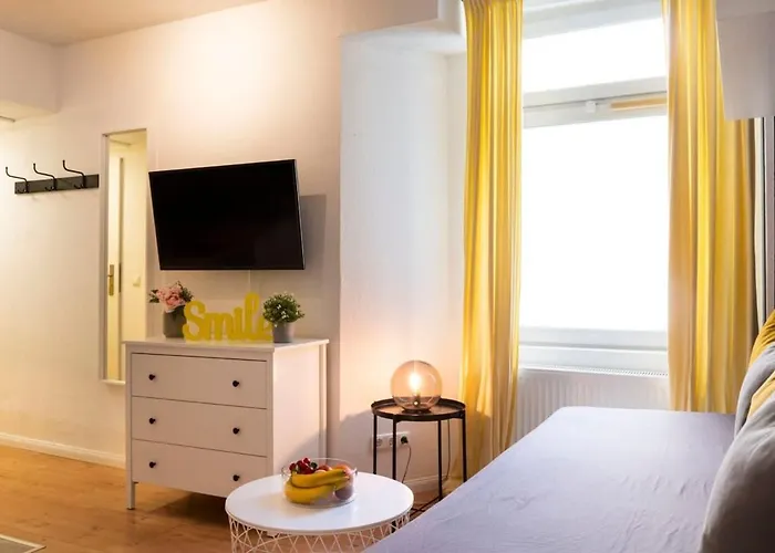 2 Bedroom In Great Location In Kreuzberg *